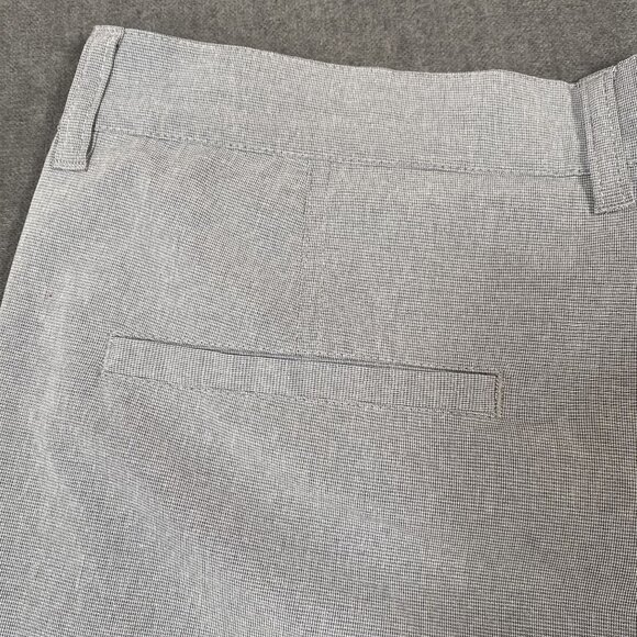 Travis Mathew Mens Lightweight Gray Golf Shorts Casual Size 36 - Picture 7 of 11